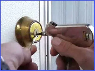 Seattle American Locksmith Seattle, WA 206-317-8080 - 20-emergency-opening
